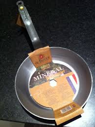 inbranden van een nieuwe de buyer mineral b pan seasoning kooktips gadgets pan