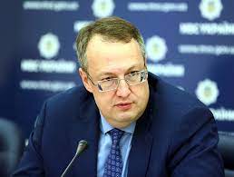 Объяснил, почему порошенко не отказался от бизнеса в россии. V Ukraine Nuzhno Zapretit Platnye Mitingi Gerashenko