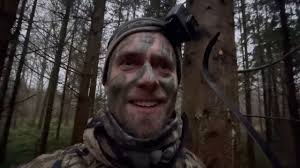 Sleeping in the forest and hunting with bow and arrow 🇩🇰 Kom på buejagt  med Jacob, se link i bio🏹