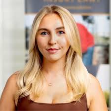 Curia Contract Review: Title Understanding for Compliance