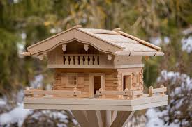 Was du braucht und wie es geht, erfahrst du von julian im video. Vogelhaus Typ Linden Original Grubert Vogelhauschen