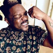 Just got recognized as Reverend Tyrell for the first time. They asked if  I'm really a pastor and gave me free lemonade. lol