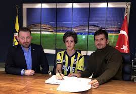 We did not find results for: Arda Guler Kimdir Hangi Pozisyonda Mevkide Oynuyor Fenerbahce Nin Resmi Sozlesme Imzaladigi Genc Oyuncu Arda Guler Aspor