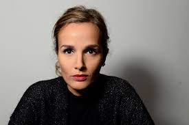 Ich seh, ich seh) is an austrian horror film. Raw Director Julia Ducournau Talks Cannibals Humanity And Fainting The Independent The Independent