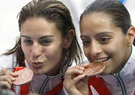 Felicita Calderón a medallistas mexicanas