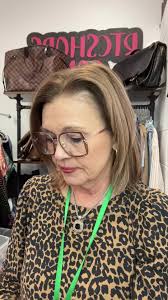 Retail Therapy!!! Fast and fabulous with Kellie!!!  👢👚👛👜🧳👠🩷🛍️👘🧥💍🥰