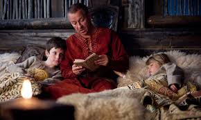 Żądna władzy morgana zabija swojego ojca, aby zasiąść na tronie. Camelot Episode Six Television Radio Theguardian Com