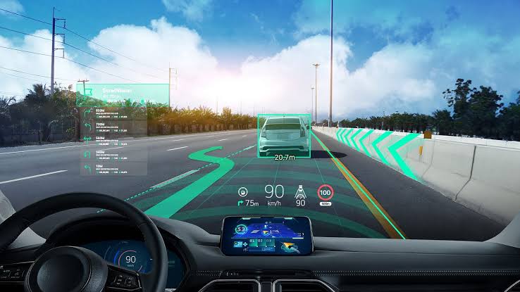 Augmented reality head-up display (AR HUD) provides drivers with a safer  and more convenient driving experience | by StradVision Team | StradVision  | Medium