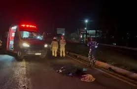Motociclista morre após bater de frente com caminhão na BR-369