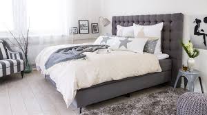 Er öffnet die tür (das schlafzimmer). Bettgestell 200x200 Jetzt Online Shoppen Westwing Zimmer Wohnen Schlafzimmer