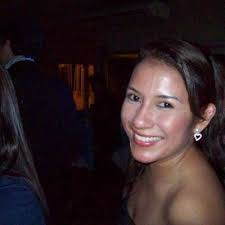 Leandra Flores (@leakff)