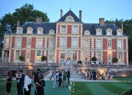 summer lawn garden party at chateau de wideville mansions valentino paris valentino