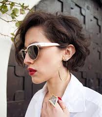 If your hair is naturally wavy and you want it short, you will definitely find perfect examples of short wavy hairstyles which may be according to your taste and personality. 30 Short Wavy Hairstyles For Bouncy Textured Looks