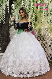 During the new year's celebration, hmong dress in traditional clothing and enjoy hmong. Nkauj Nyab Hnub Tshiab Hmong Women Achieving Together Facebook