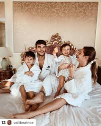L'ex volto di uomini e donne e il suo compagno sono stati accusati da molti utenti sui social di copiare chiara ferragni e fedez , che si destreggiano egregiamente tra famiglia e pubblicità sui social. Uomini E Donne Beatrice Valli Dovro Partorire Prima Subiro Un Parto Cesareo Ilgiornale It