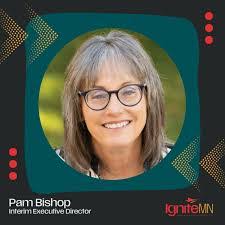 Kirsten Ford's Instagram, Twitter & Facebook