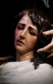 Hoy, 1 de enero, celebramos la Solemnidad de Santa María, Madre de Dios.  María es verdaderamente 'Madre de Dios' porque es la madre del Hijo eterno  de Dios hecho hombre, que es
