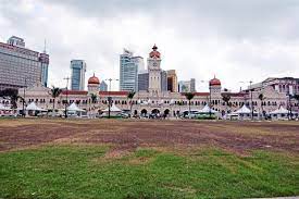 Di kota raya kuala lumpur sahaja, tersergam indah bangunan sultan abdul samad yang menjadi mercu tanda kebanggaan penduduknya. 9 Tempat Bersejarah Di Kuala Lumpur Bakal Kejutkan Anda Ammboi
