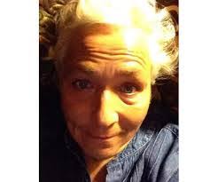 Iris Grimm's Instagram, Twitter & Facebook