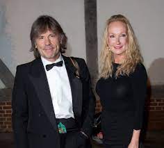 Lars roar bohinen (born 8 september 1969) is a norwegian former professional footballer who played as a midfielder from 1986 until 2005 notably in the english premier league for nottingham forest. Bruce Dickinson Mistet Ekskona I Ulykke Vg Bruce Dickinson Shotoe
