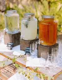 Un Mariage Champetre En 20 Idees Deco Elle Decoration Idee Repas Mariage Deco Champetre Anniversaire Mariage A La Maison