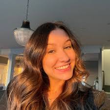 Abigail Biggs's Instagram, Twitter & Facebook