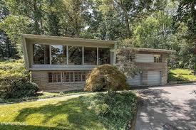 One of Knoxville's most well-preserved mid-century modern houses is