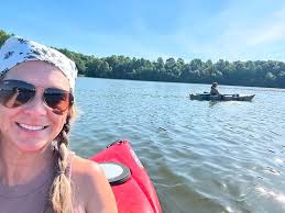 Horseback is a very challenging exercise for me. Therefore I need my  favorite songs for motivation.😁It provides a great stretch in your lumbar  and forces you to work muscles you didn't know