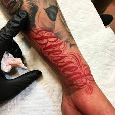 Um rat fragen · kauf mit vertrauen · fachberatung Badass Red Lettering Tattoos Ideas Red Ink Tattoos Red Tattoos Badass Tattoos