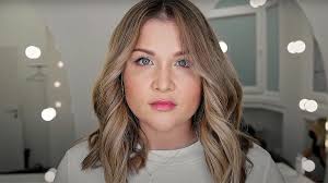 They are intrusive, we get complaints about links to viruses, the content is mediocre at best and they add nothing to the. Video Sophia Thiel Verabschiedet Sich Von Ihrer Alten Frisur