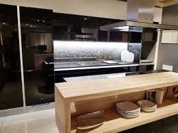 Gewinne Eine Kuchenruckwand Von Dan Kuchen Im Wert Von Uber 1 000 Euro Linz