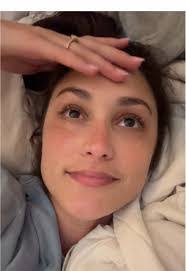 Amanda Berte's Instagram, Twitter & Facebook