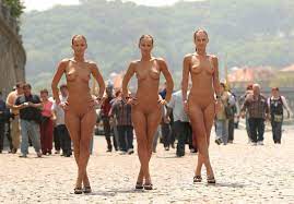 PUBLIC TRIPLETS - Nude and Sex on the Beach | MOTHERLESS.COM ™