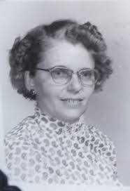 Laura Winthrop's Instagram, Twitter & Facebook