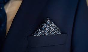 A loose roll will produce a flower and a tighter roll. How To Fold A Triangle Pocket Square 10 Of 11 By Dqt