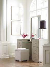 Prep Like The Stars With This Old Hollywood Inspired Vanity And Full Length Mirror Vanity Set Furniture Spot Entry Furniture