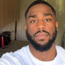 Mia Vickers (@MiaVickers)