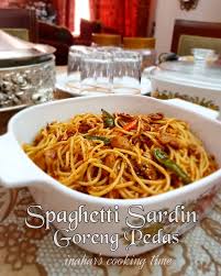 Try this fusion spaghetti nasi goreng dish for a versatile & delicious family favourite. Resepi Spaghetti Goreng Pedas Www Resepicepat Buzz