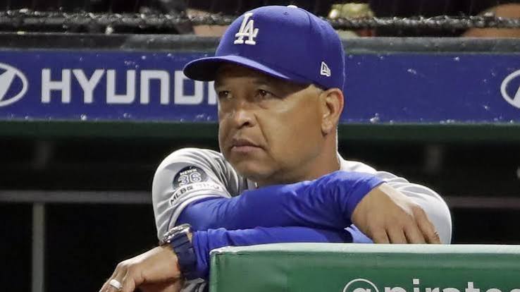 Dodgers Dugout: How does Dave Roberts compare to other NL managers? - Los Angeles Times