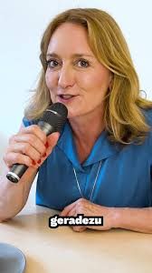 Eine neue Rhabarberbar eröffnen bei diesen Mietpreisen? Unbezahlbar! 🤯  Völlig klar: Wir brauchen einen bundesweiten Mietendeckel. Für Barbara und  alle anderen Mieter:innen da draußen. Dann klappt’s ...