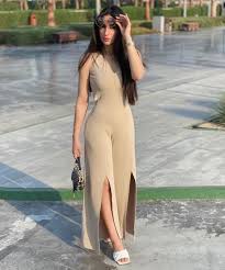 2 395 likes 27 comments fashion fashion nouf on instagram حبيت ستايلاتها للي يسألوني دايما عن الفساتين متجر تيفاني فاشن فساتينها ترند مر