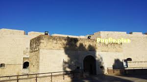 Ask locals to tell you stories about the colossus, la disfida (the challenge), or the castle. Die Altstadt Von Barletta Sehenswurdigkeiten Puglia Plus