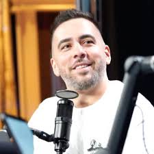 Steven Esposito (@Espo_17)