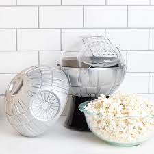 If you produce one that's on the on dark side, simply flip the waffle over, cover it in butter and maple syrup, and live to see another day in the galaxy. Star Wars Death Star Popcorn Maker Gamestop