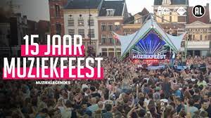 Muziekfeest op het plein kwam vrijdagavond niet verder dan 574.000 kijkers en 12,4 procent marktaandeel, bijzonder laag voor npo 1. 15 Jaar Muziekfeest Op Het Plein Muzieklegendes Youtube