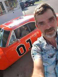 Santa Claus is comin' to town! He looks a lot like ol' Cooter, though!