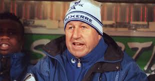 He is known for his work on joka toiselle kuoppaa kaivaa. Les Clubs Endormis L Aj Auxerre De L Emblematique Guy Roux