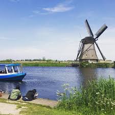 荷蘭（荷蘭語：nederland， ˈneːdərˌlɑnt （ 聆聽），意為低地之國），又譯尼德蘭，是主權國家荷蘭王國（荷蘭語：koninkrijk der nederlanden）下的主要構成國，與美洲加勒比地區的阿魯巴、庫拉索和荷屬聖馬丁等四個主體，共同. è·è˜­é¢¨è»Šæ—¥national Windmill Day åœ°çƒçš„æ…¶å…¸global Festival Facebook