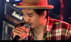 Reff c lupakanlah saja diriku em bila itu bisa membuatmu dm bb g kembali bersinar dan berpijar seperti dulu kala. Chord Dan Lirik Lagu Dan Sheila On 7