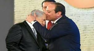 عـاجل شاهد السيسي يقبل رأس نتنياهو في احتفالية قيام دولة إسرائيل ويقول لن نتخلى عنكم Couple Photos Photo Scenes